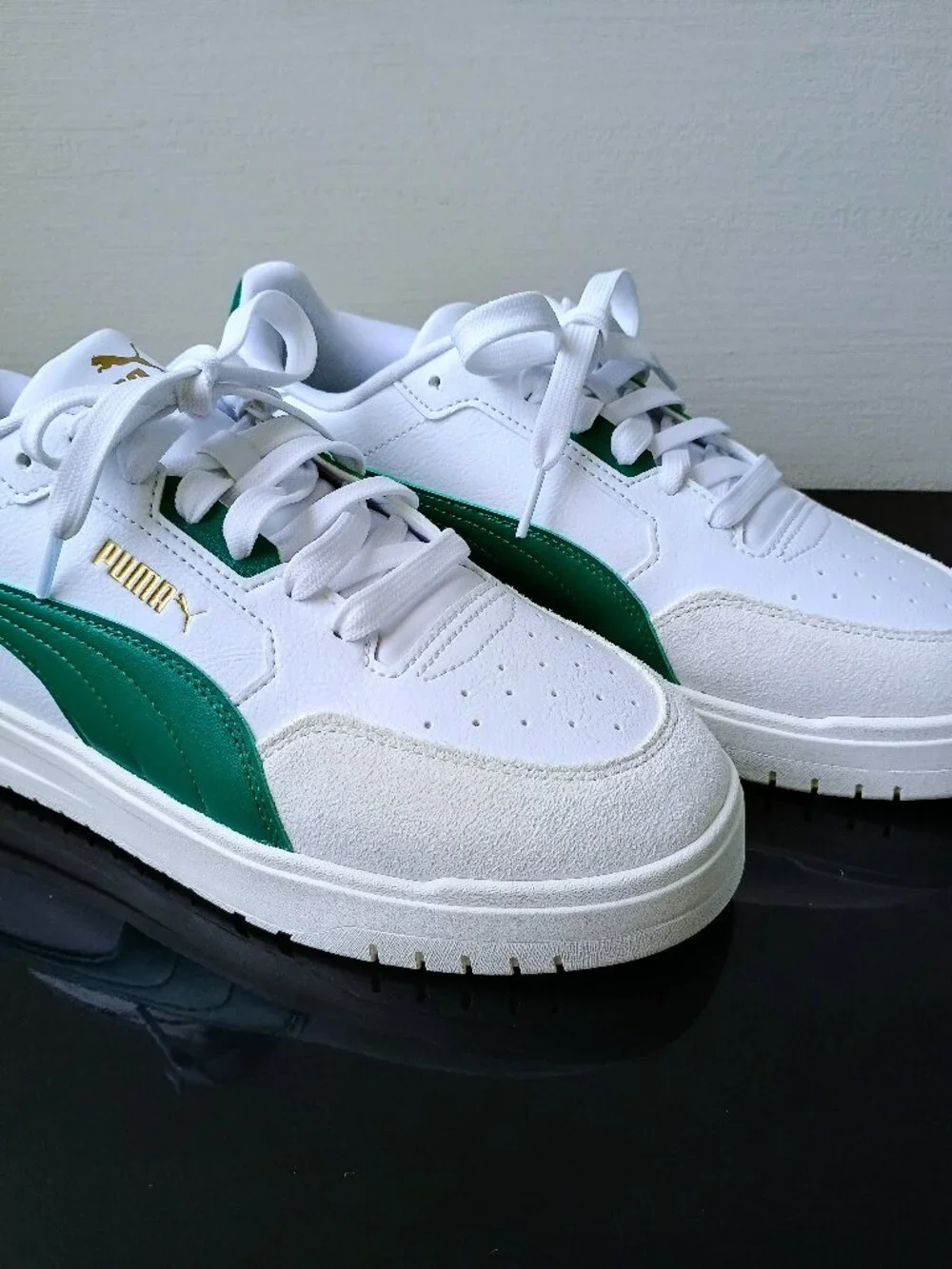 Puma Men's Shuffle Downtown Leather Sneaker in White / Emerald / Ice / Puma Gold